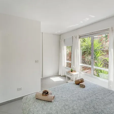 Elegante Con Vista Directa Al Mar קיאו סלבאחה